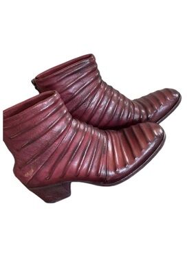 Ink ankle boots, Women's 39, Italian folded leather, hand-crafted, back zip. NIB